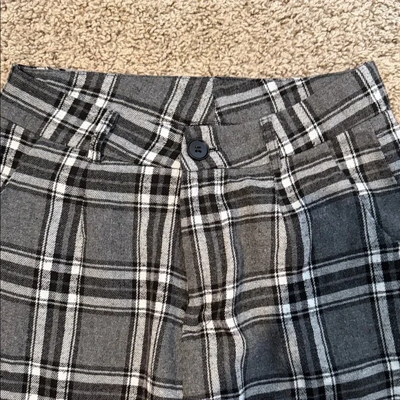 ROMWE Black and White Plaid Pants - Picture 3 of 6